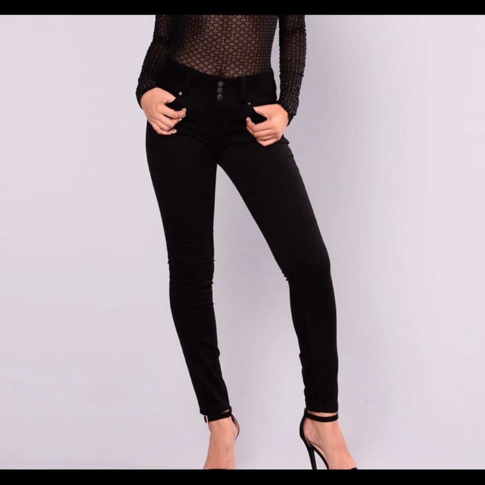 Brand new! Devina Booty Shaping Twill Pants - Blac